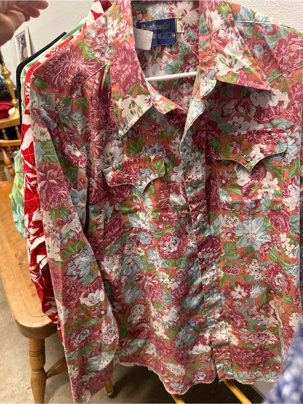 Panhandle Floral Button-Front Women's Top in Pink - Picture 2 of 2